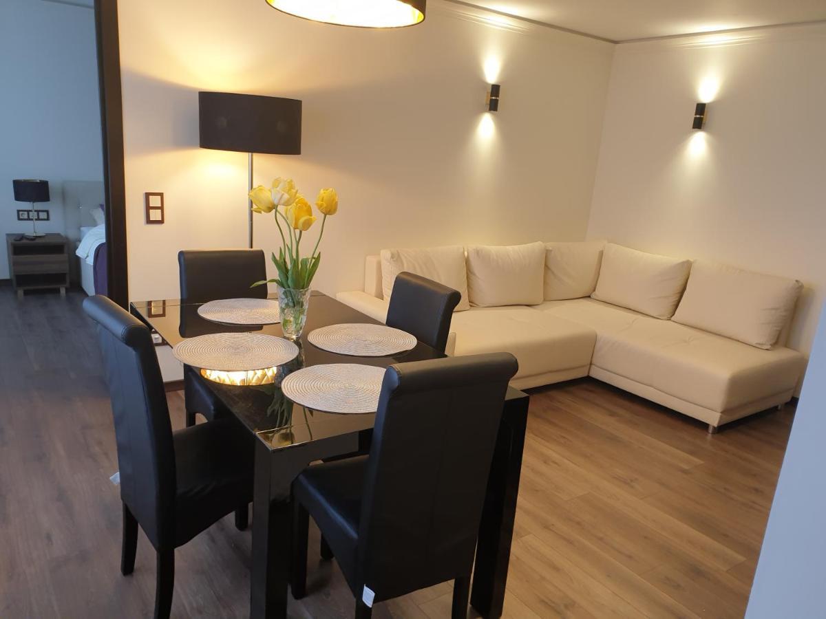 MARBEO 5 star luxury suites - Elkonu Liepāja Exterior foto